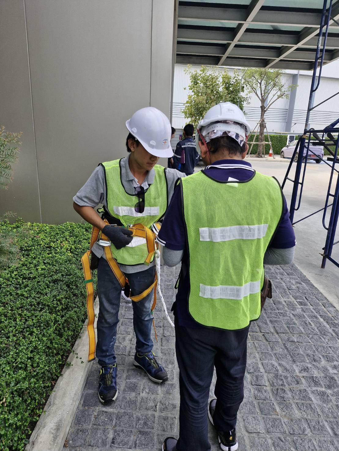 11 - https://denkitaluminium.com | เด่นกิจอลูมิเนียม - บริการติดตั้งและซ่อมกระจกอลูมิเนียมครบวงจร 24 ชม. ด้วยทีมช่างคุณภาพ ราคาเป็นธรรม รับประกันงาน 10 ปี พร้อมประเมินราคาฟรี