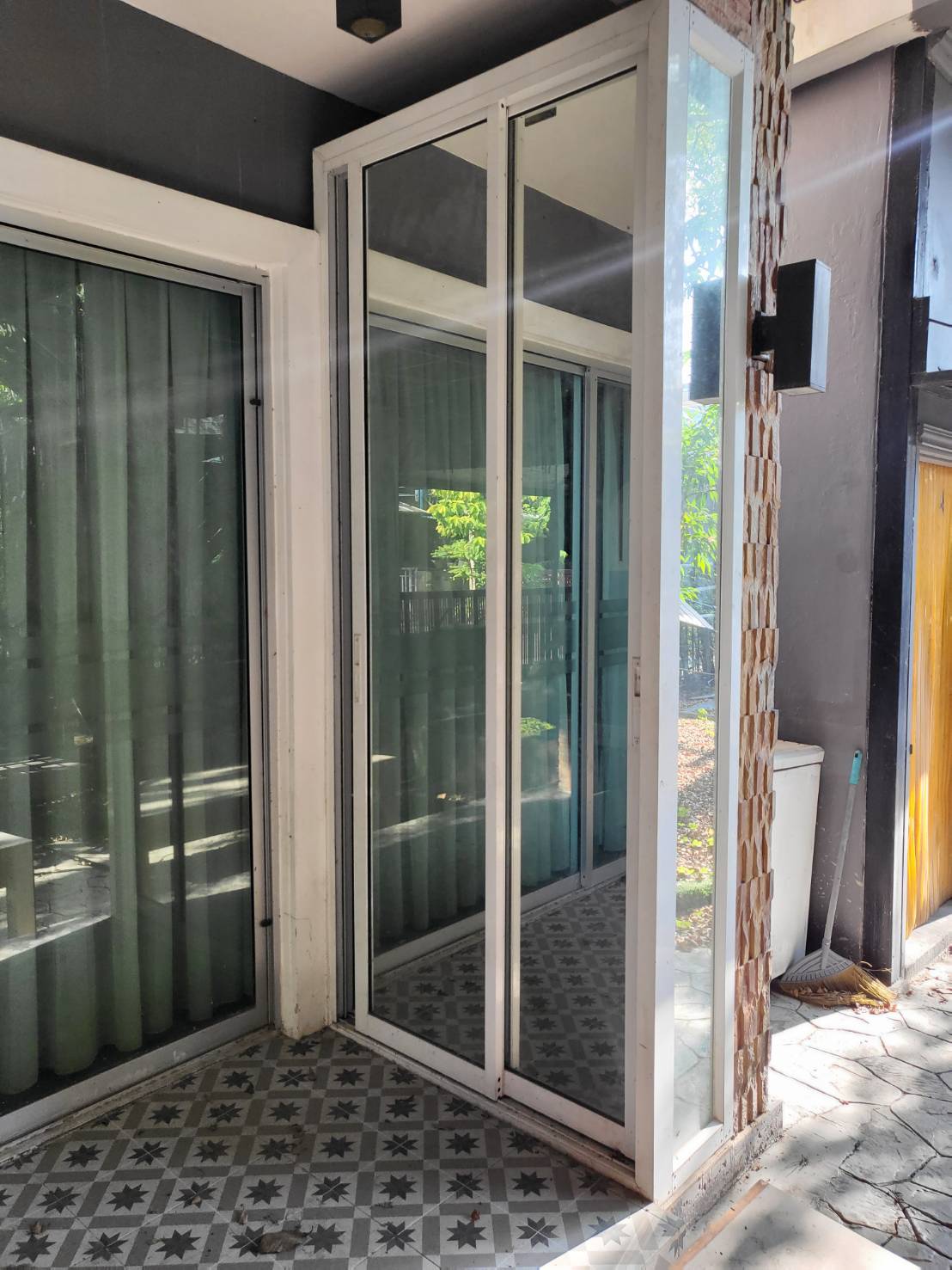 49 - https://denkitaluminium.com | เด่นกิจอลูมิเนียม - บริการติดตั้งและซ่อมกระจกอลูมิเนียมครบวงจร 24 ชม. ด้วยทีมช่างคุณภาพ ราคาเป็นธรรม รับประกันงาน 10 ปี พร้อมประเมินราคาฟรี