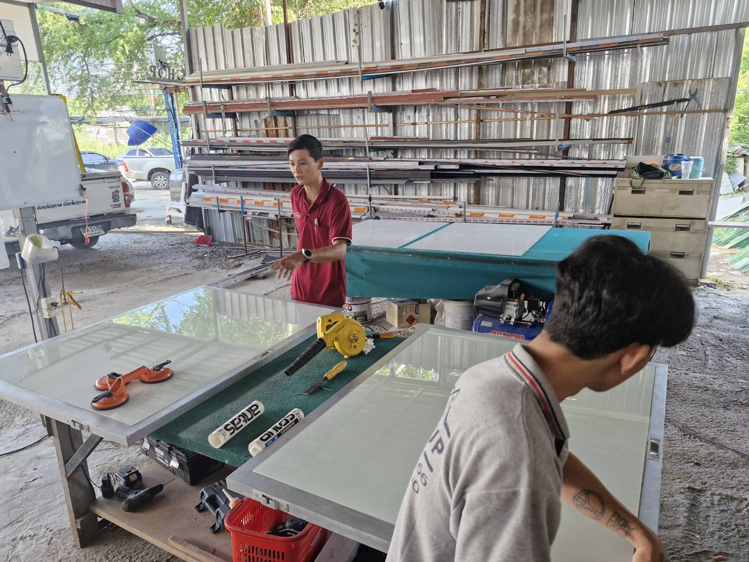 56 - https://denkitaluminium.com | เด่นกิจอลูมิเนียม - บริการติดตั้งและซ่อมกระจกอลูมิเนียมครบวงจร 24 ชม. ด้วยทีมช่างคุณภาพ ราคาเป็นธรรม รับประกันงาน 10 ปี พร้อมประเมินราคาฟรี